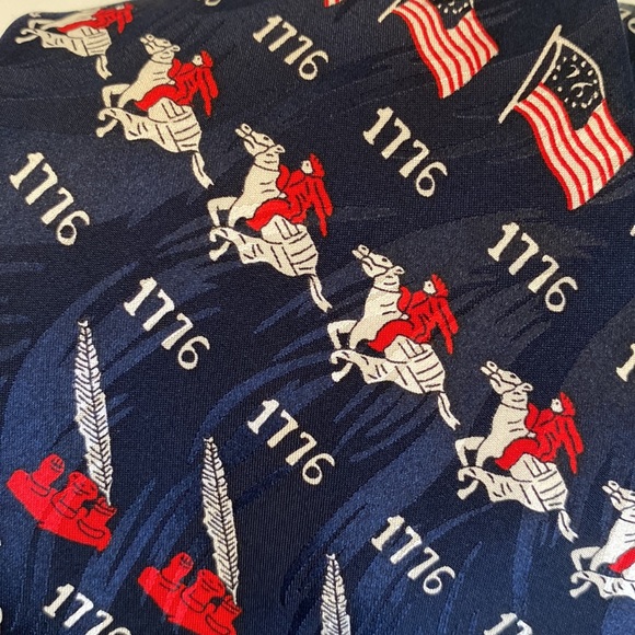 NWT Museum Artifacts All Silk Necktie “1776” - Rare - Picture 2 of 4